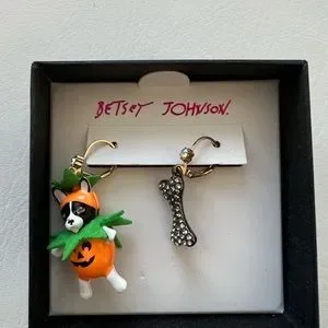 Betsey Johnson Jewelry Betsey Johnson Pumpkin Dog Nonmatching